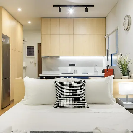 Seaside Serenity: Charming Studio Flat Apartment Athens